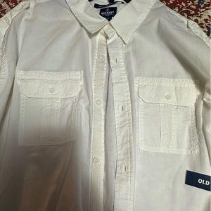 Men’s button up dress shirt, white in 3x. In great condition NWT, and slim fit.